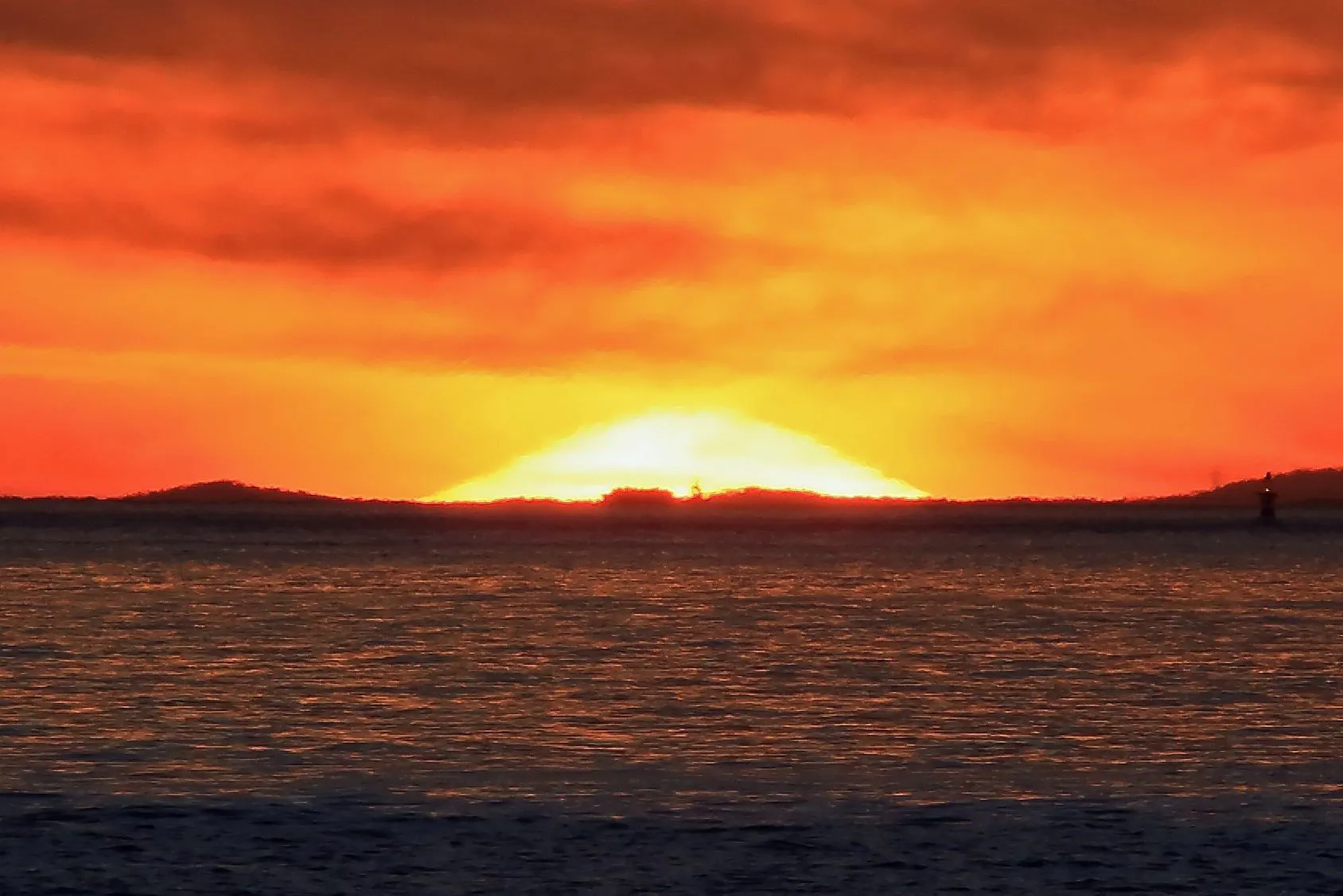 三角形の夕陽 No.0000