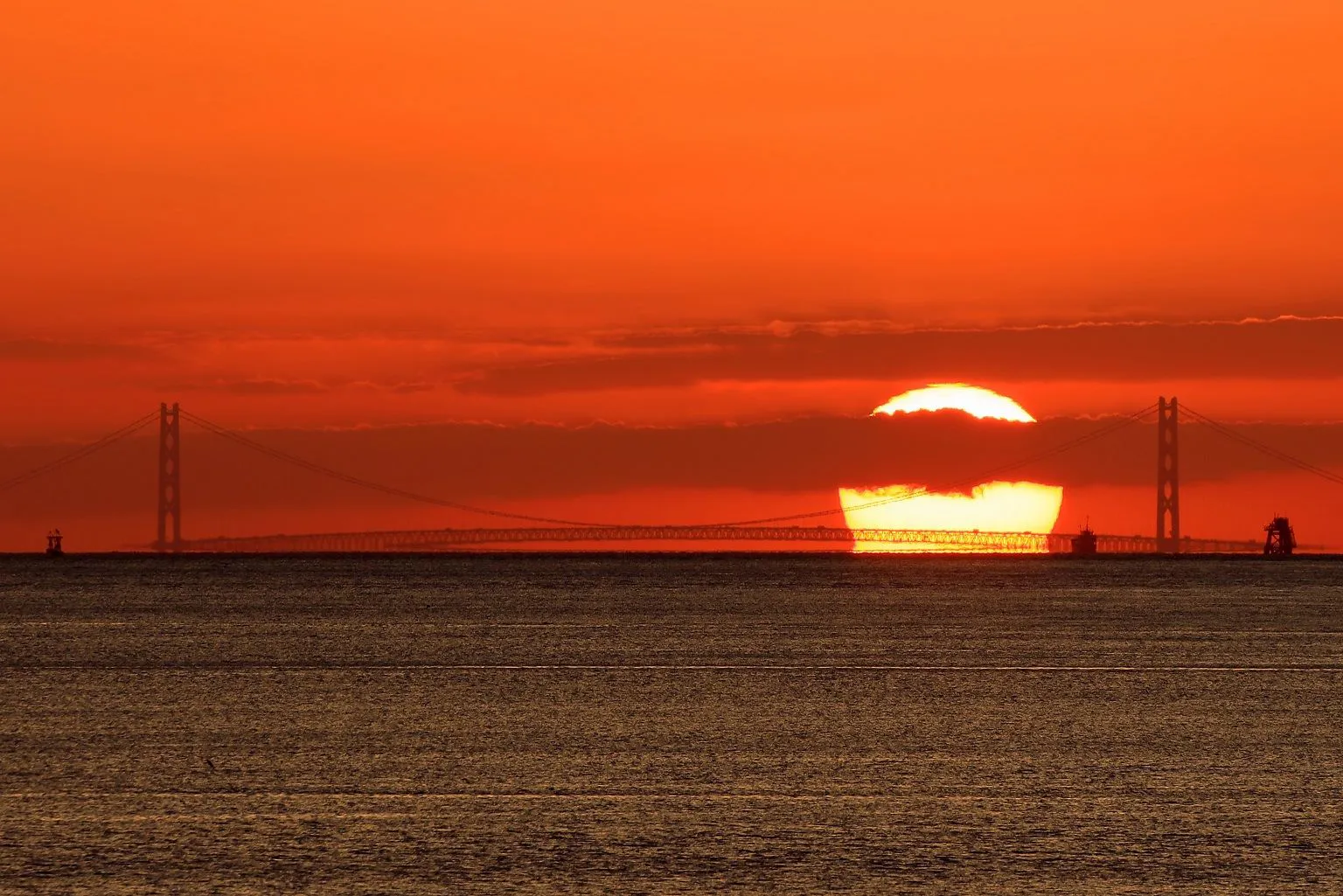 明石海峡大橋に沈む夕陽 No.0000