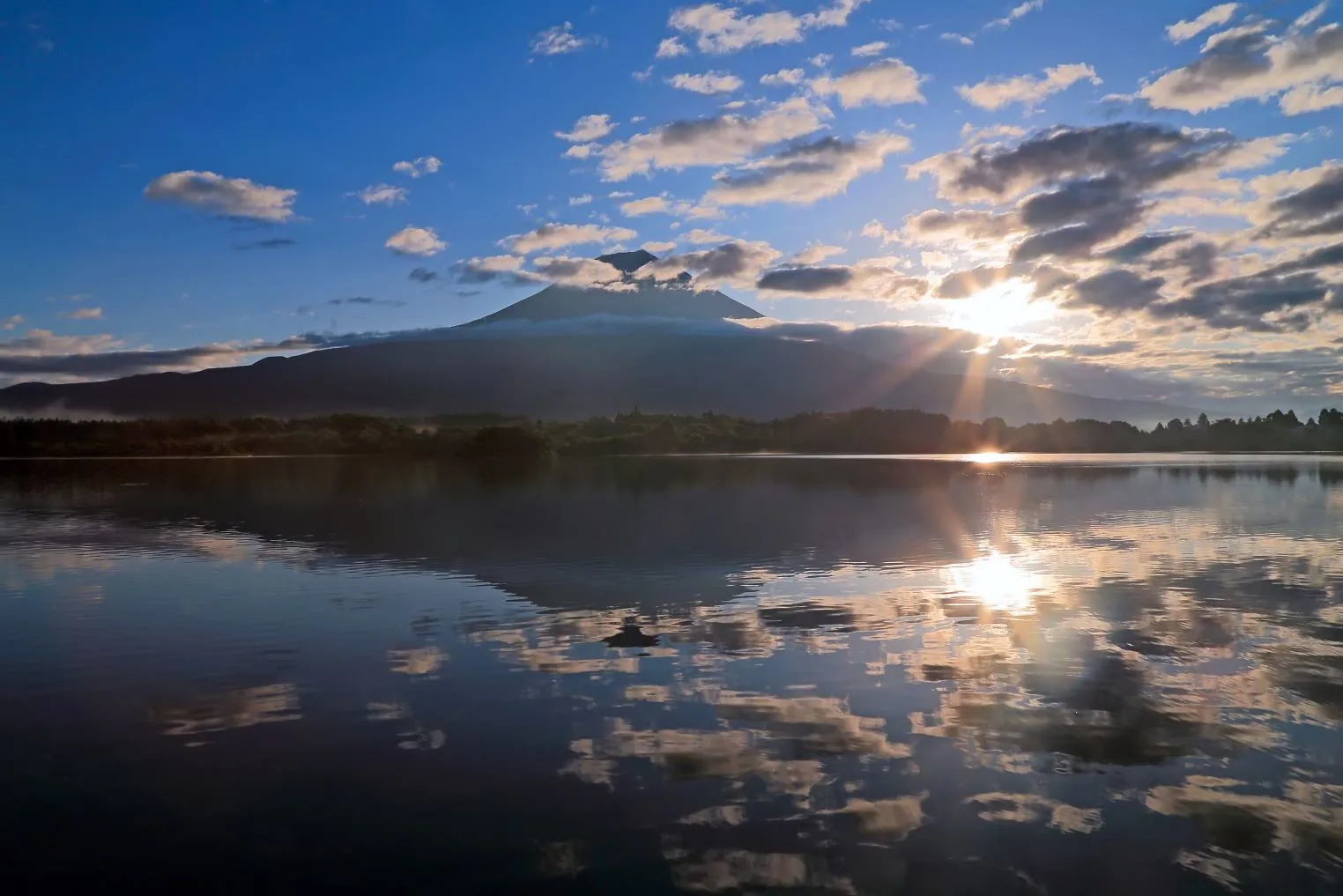雲間からの朝日 No.0000
