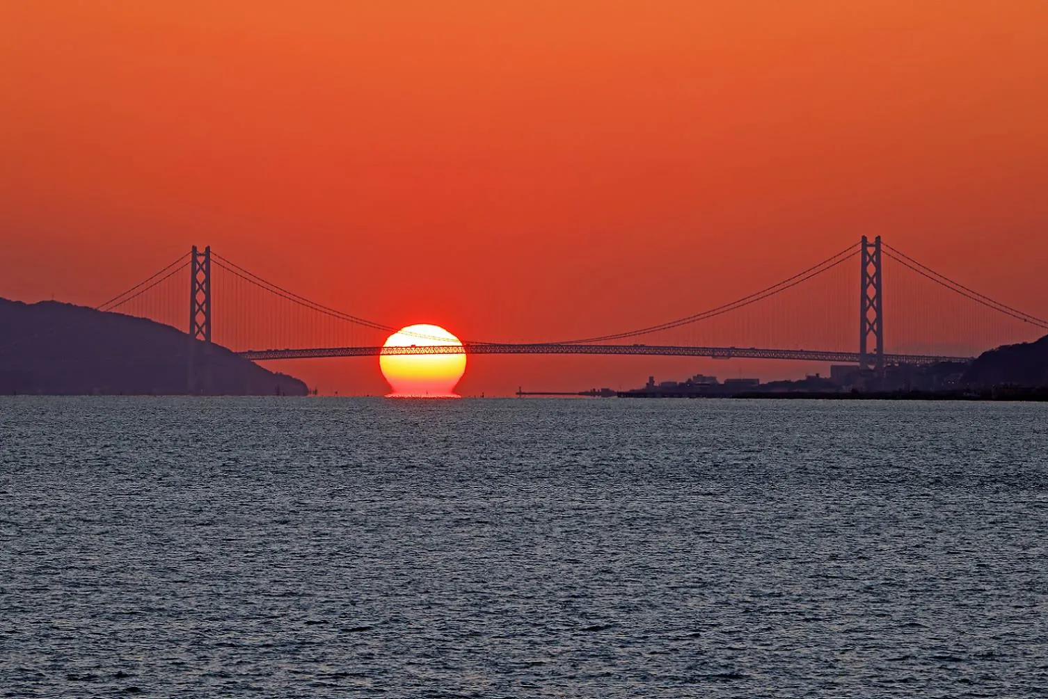 明石海峡大橋に沈む夕陽 No.0000