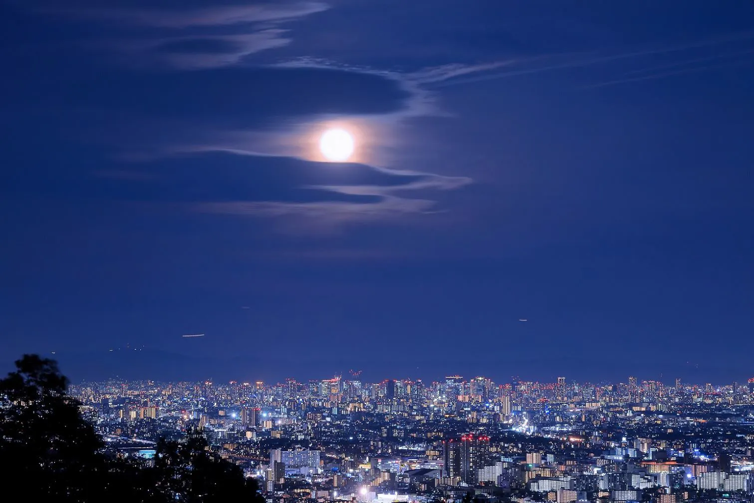 ピンクムーンと夜景 No.0000