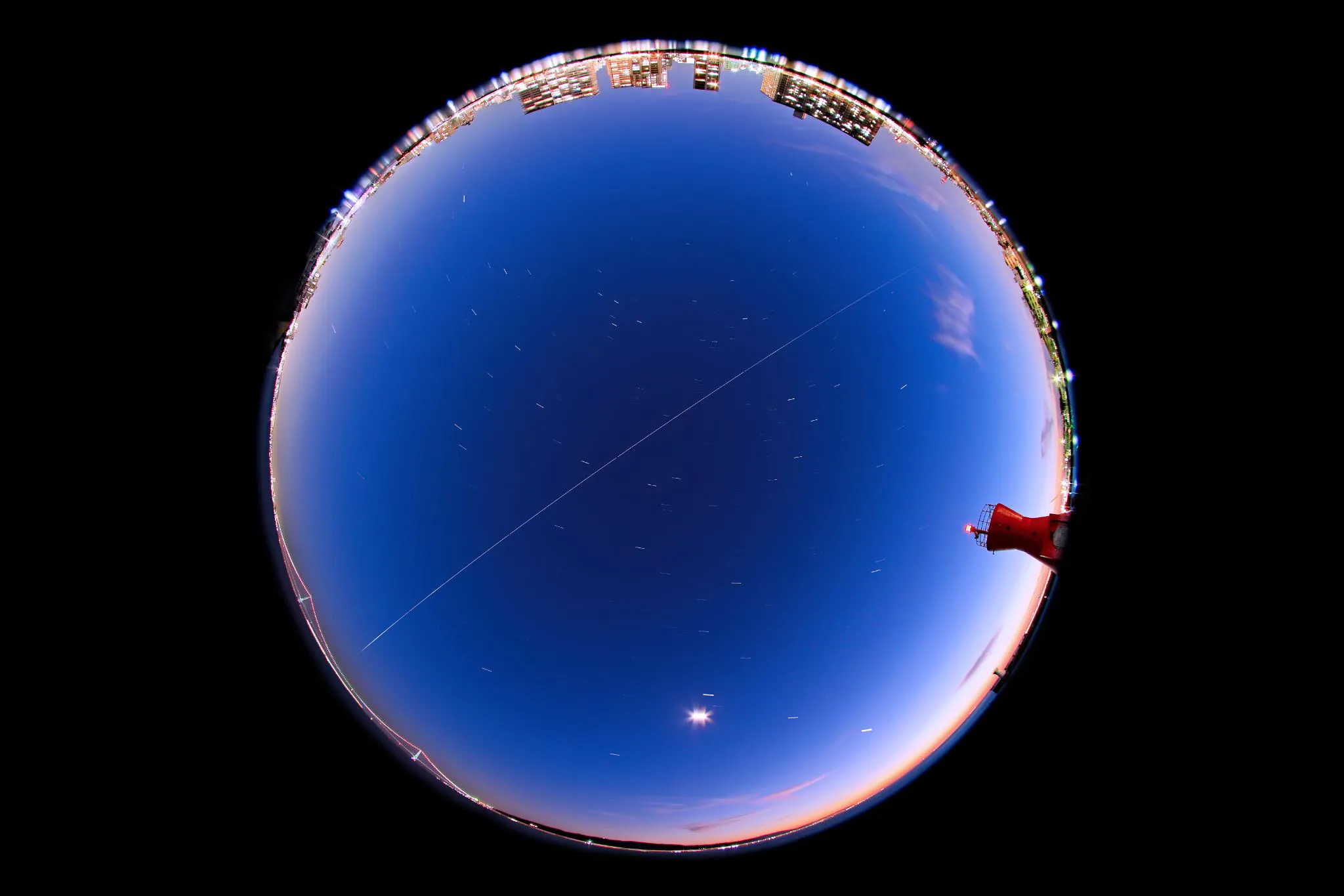 夜空を渡る国際宇宙ステーション No.0000