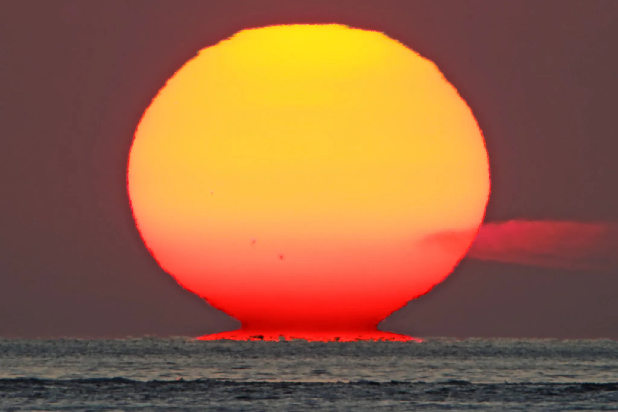 黒点の見える夕日 No.0000