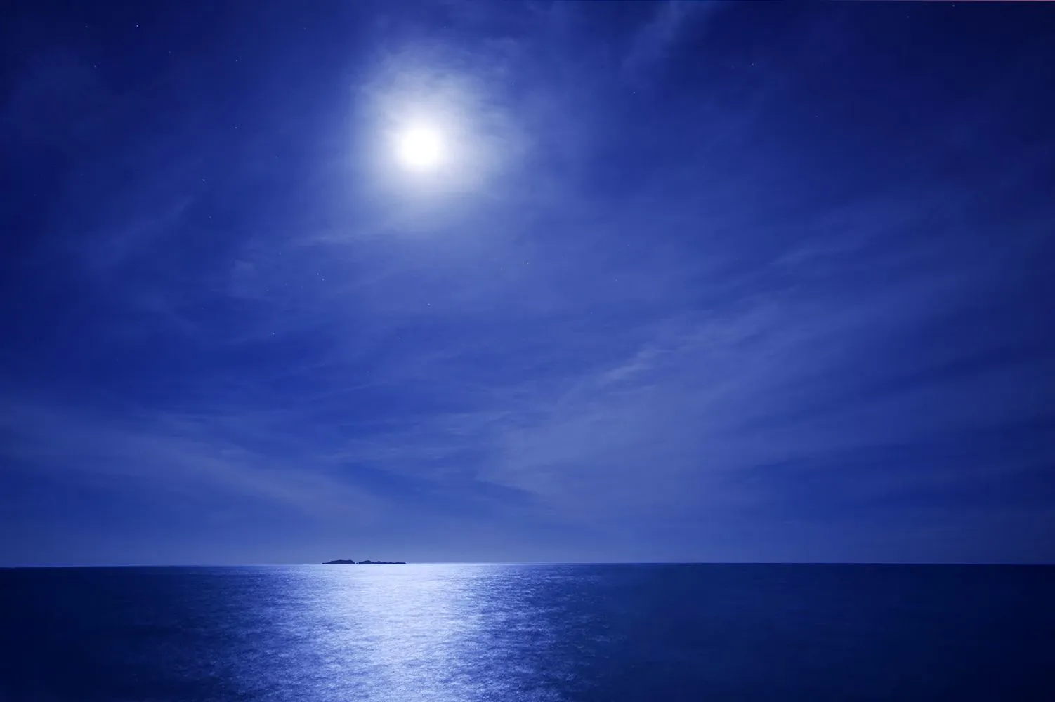 満月が照らす沖縄の海 No.0000