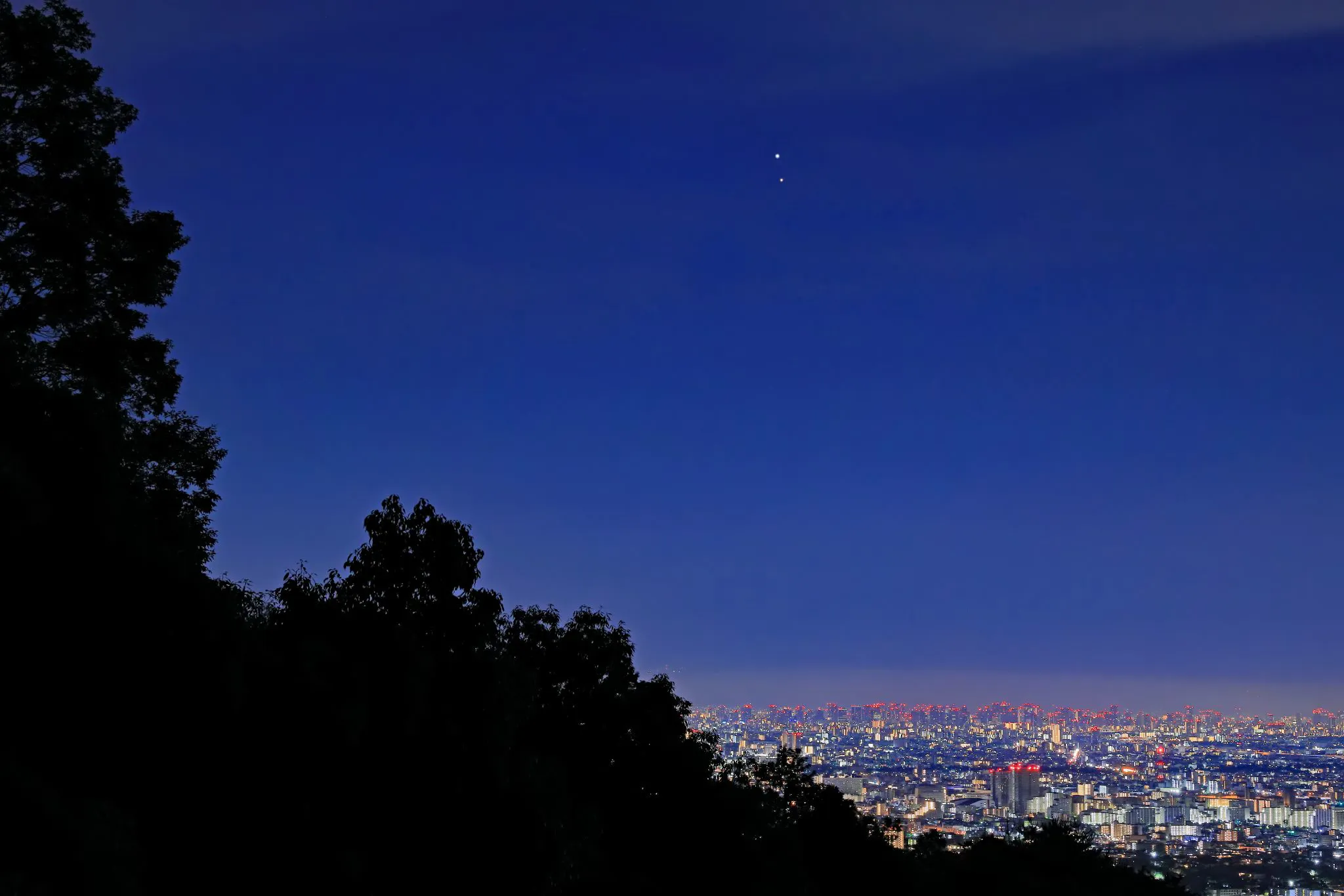 縦に並んだ木星（上）と火星（下） No.0000