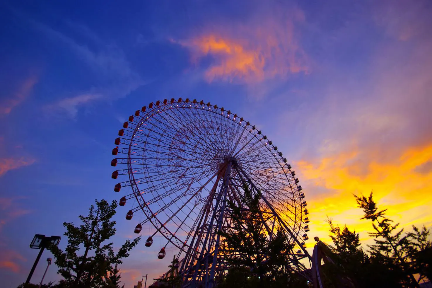 観覧車のある夕景 No.0000