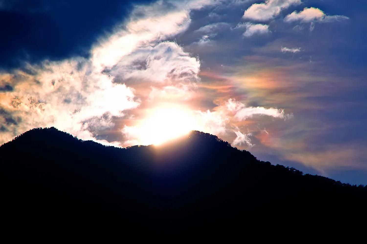 夕陽の彩雲 No.0000