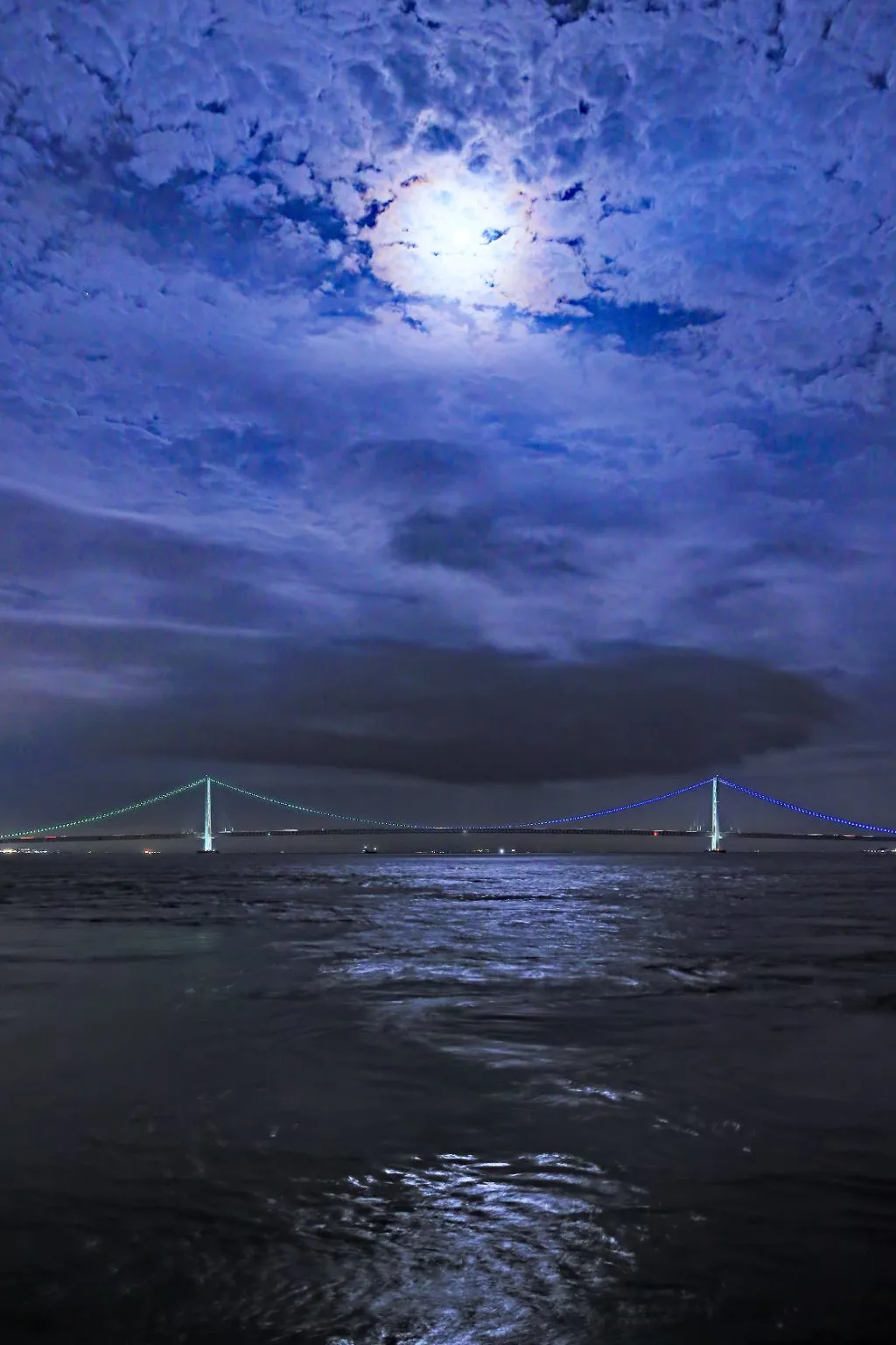 十五夜の月と明石海峡大橋 No.0000