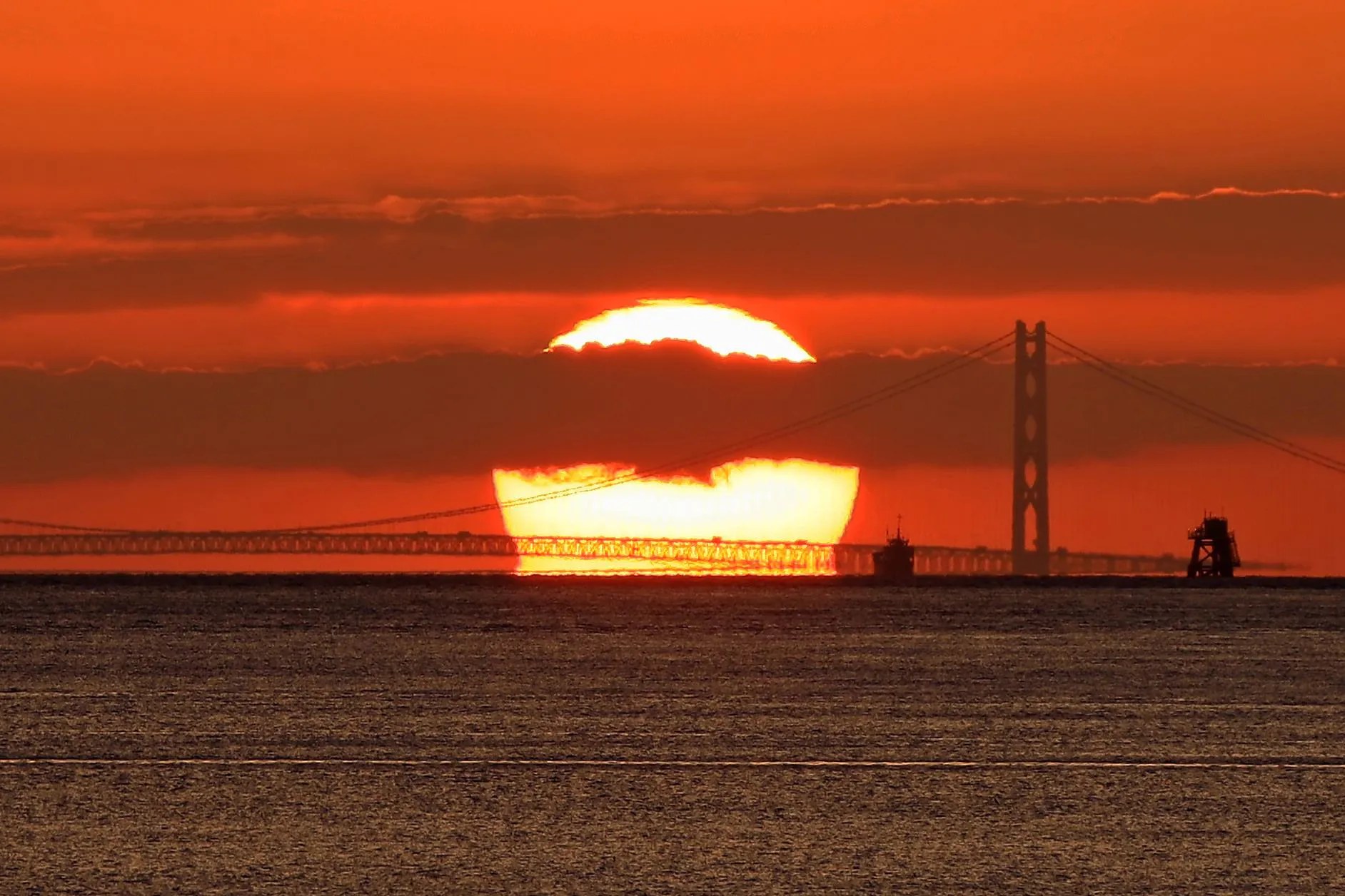 明石海峡大橋に沈む夕日 No.0000