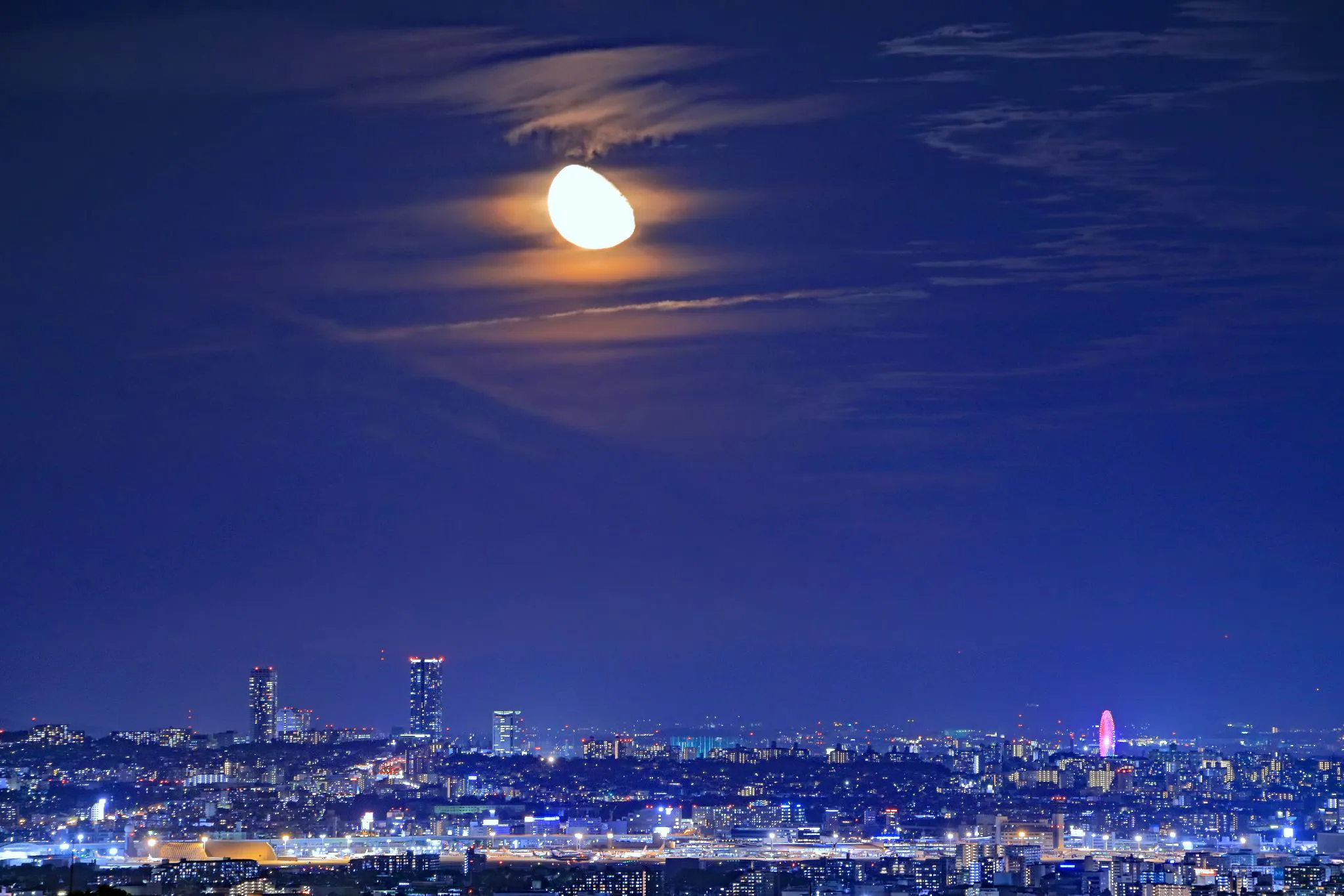 夜景に昇る更待月 No.0000