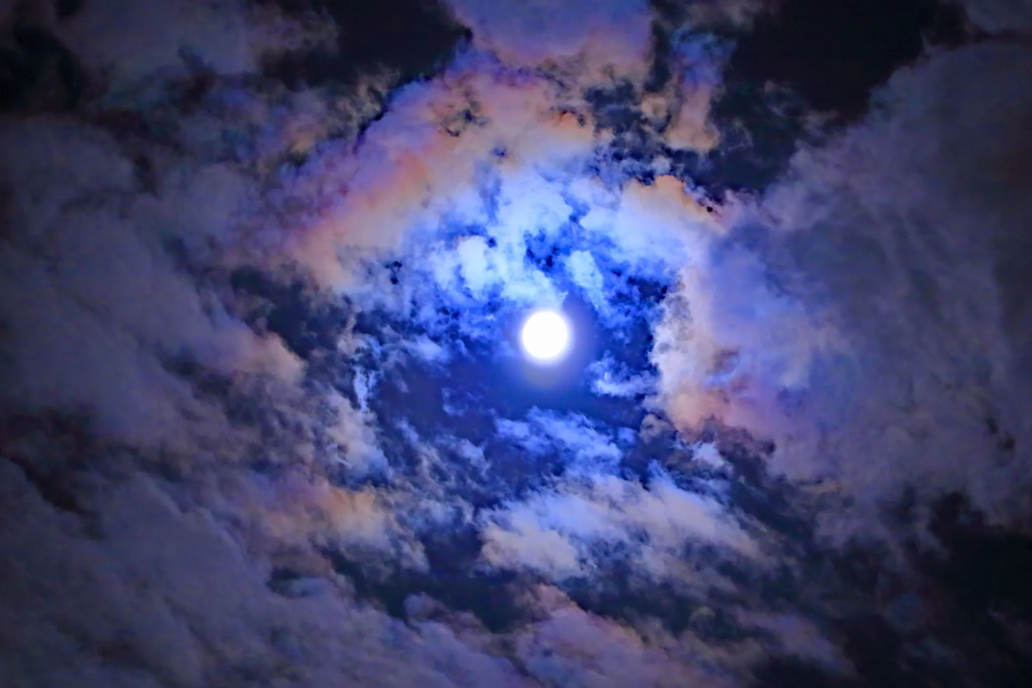 月の彩雲 No.0000