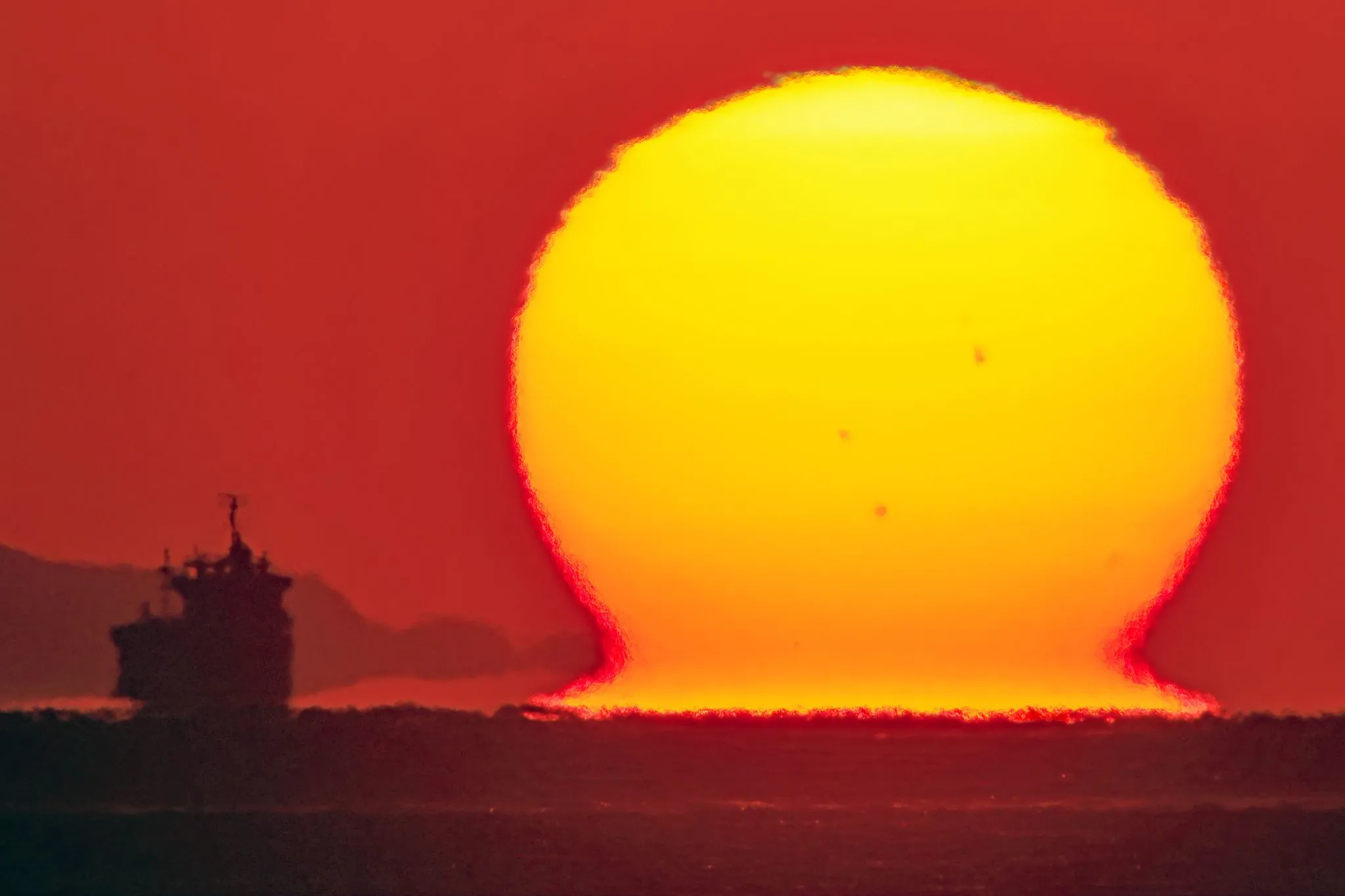 黒点のある夕日 No.0000