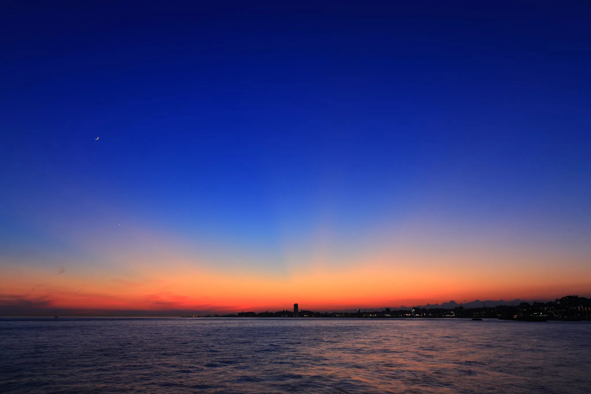 夕空の薄明光線 No.0000