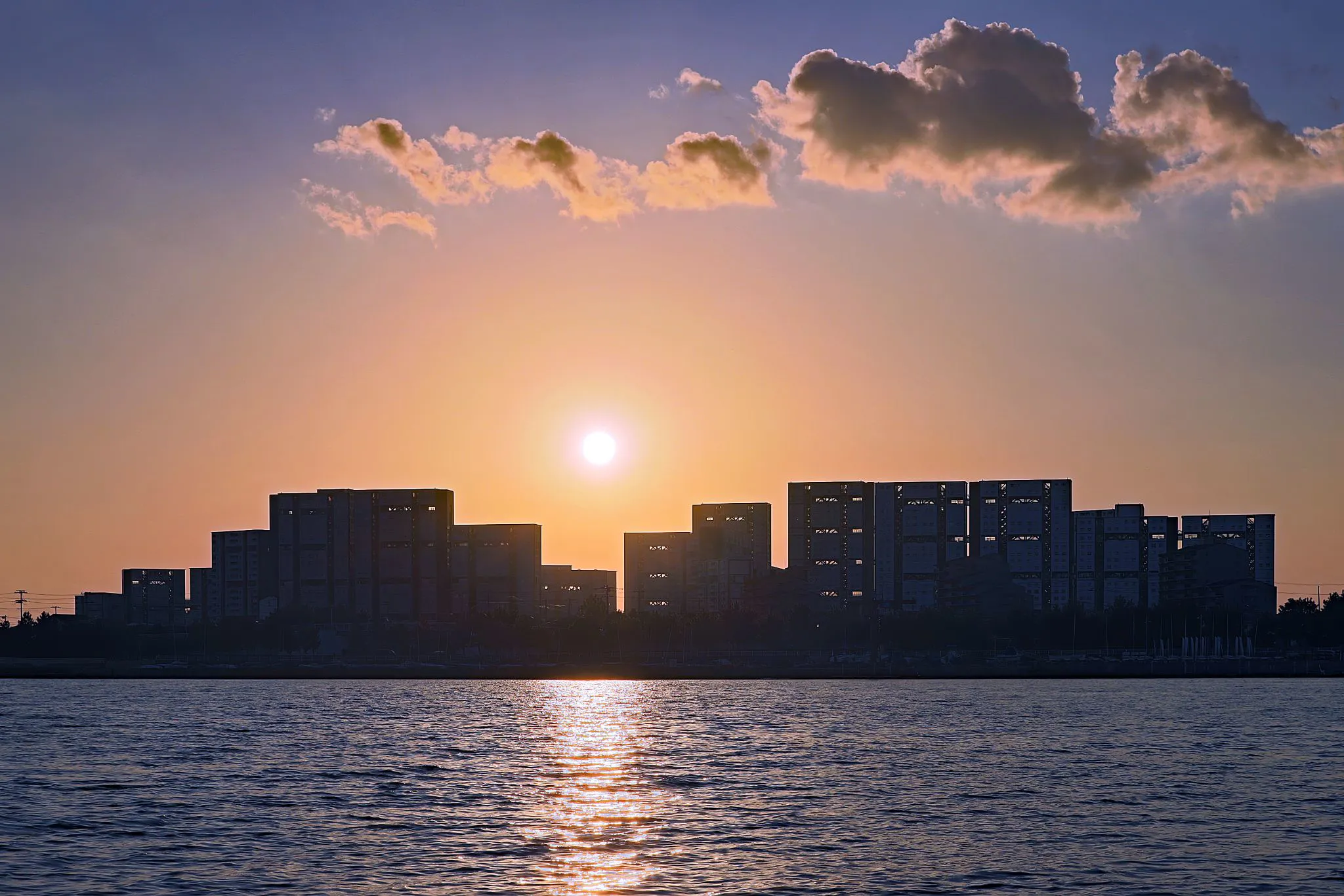 芦屋浜シーサイドタウンの夕陽 No.0000