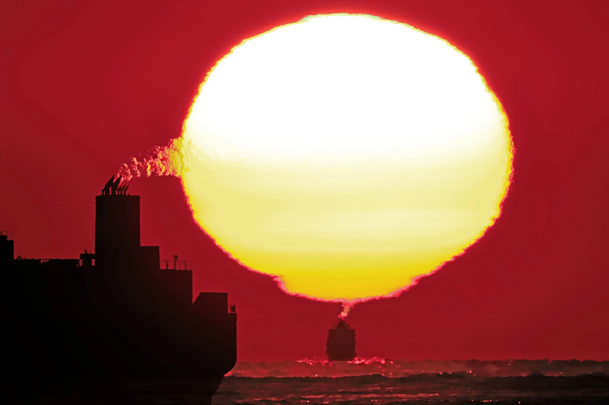 煙から生まれる夕陽？ No.0000