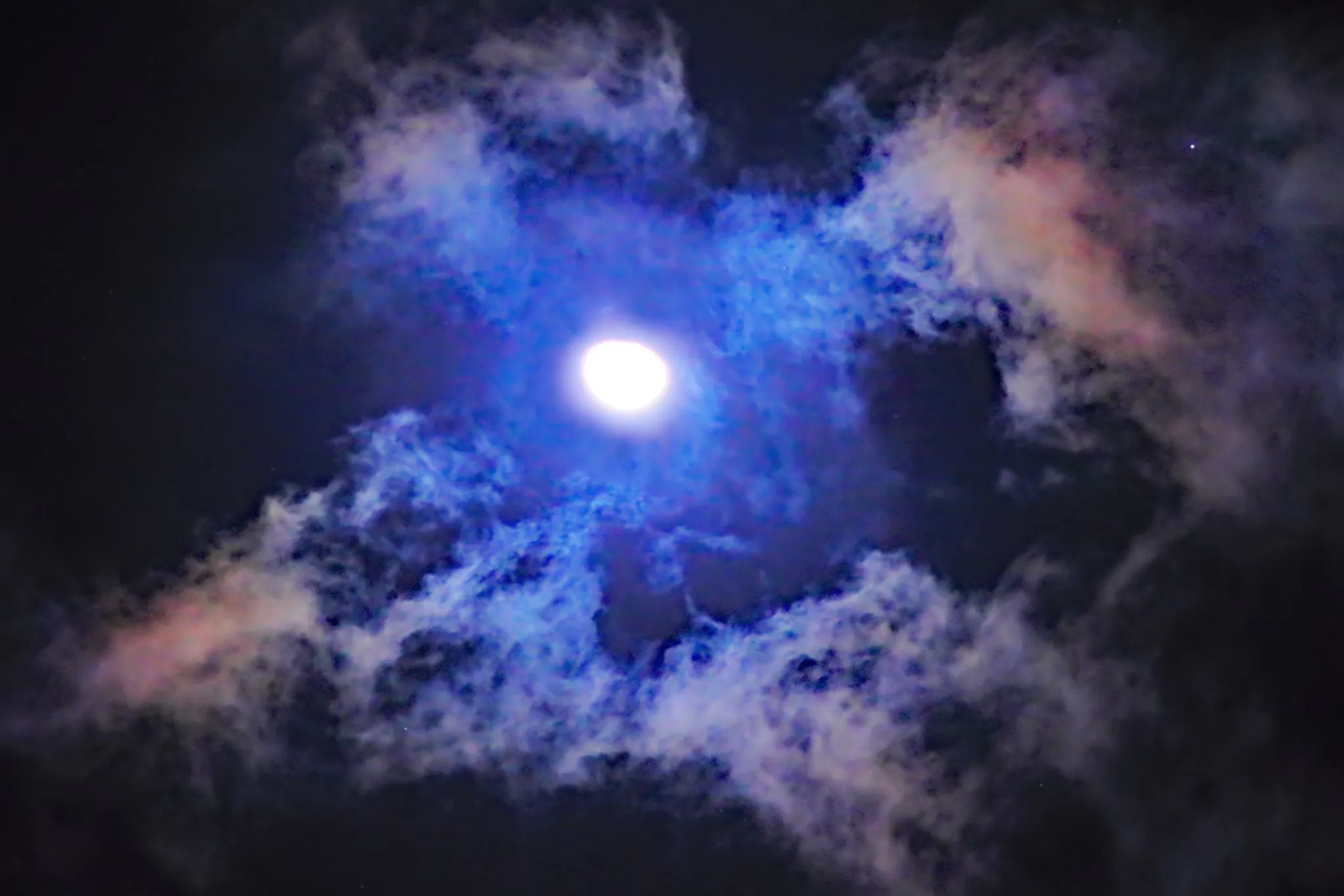 月の彩雲 No.0000