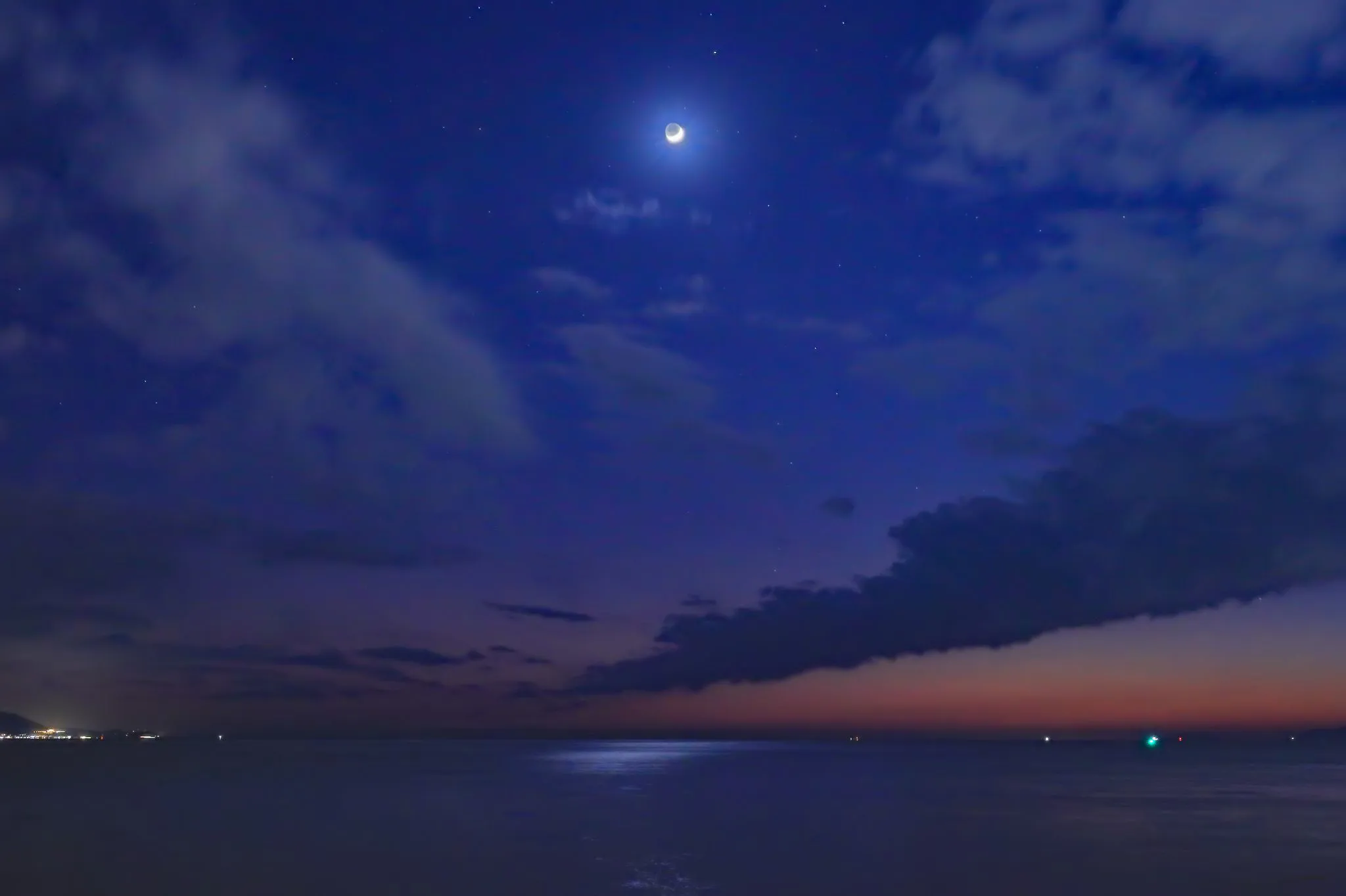 夕暮れの三日月 No.0000