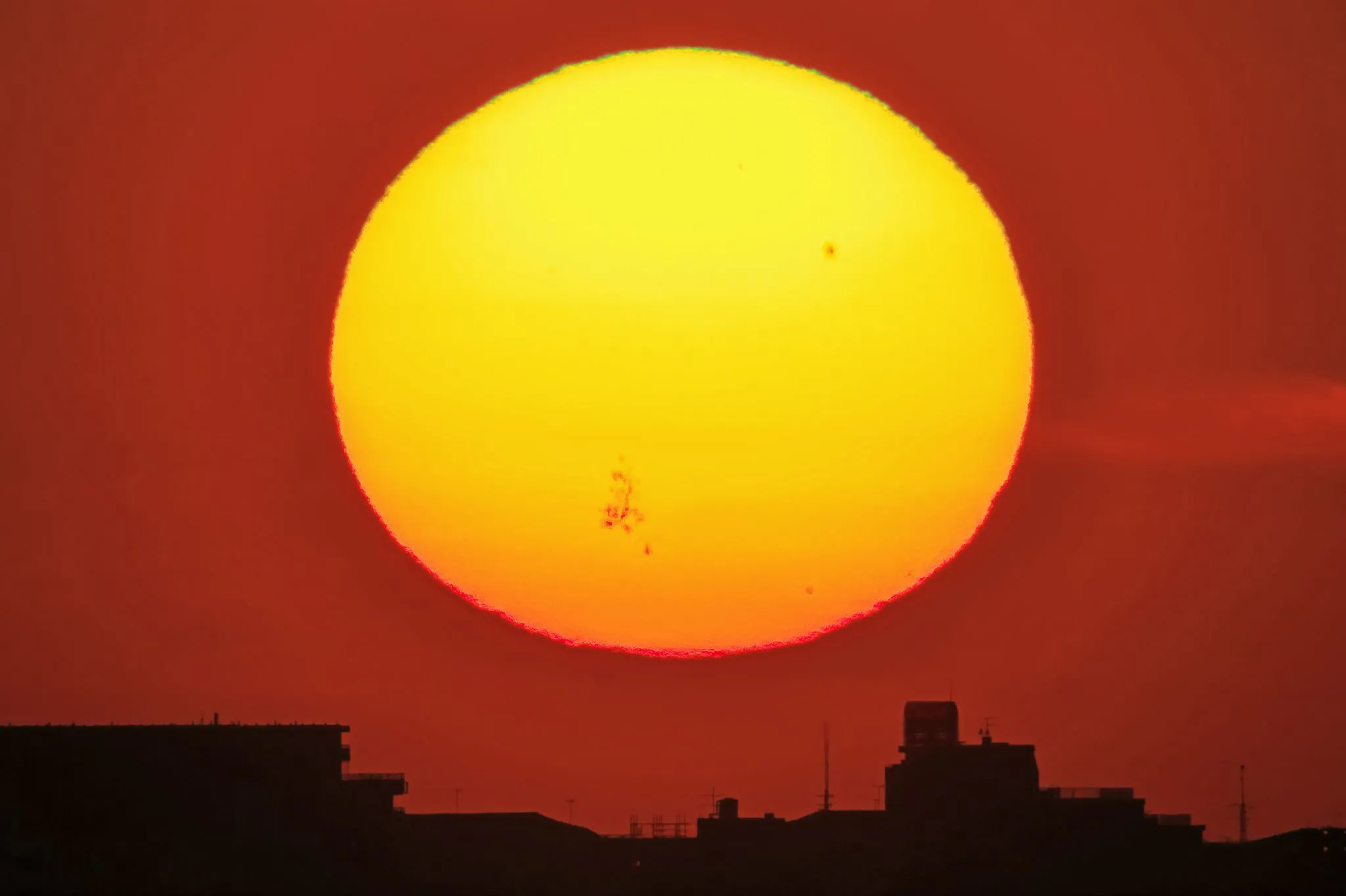 黒点が見えた夕陽 No.0000