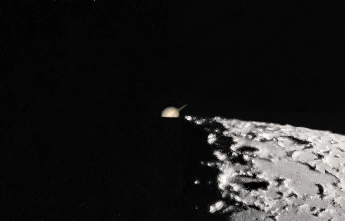 月に隠される土星 No.0001