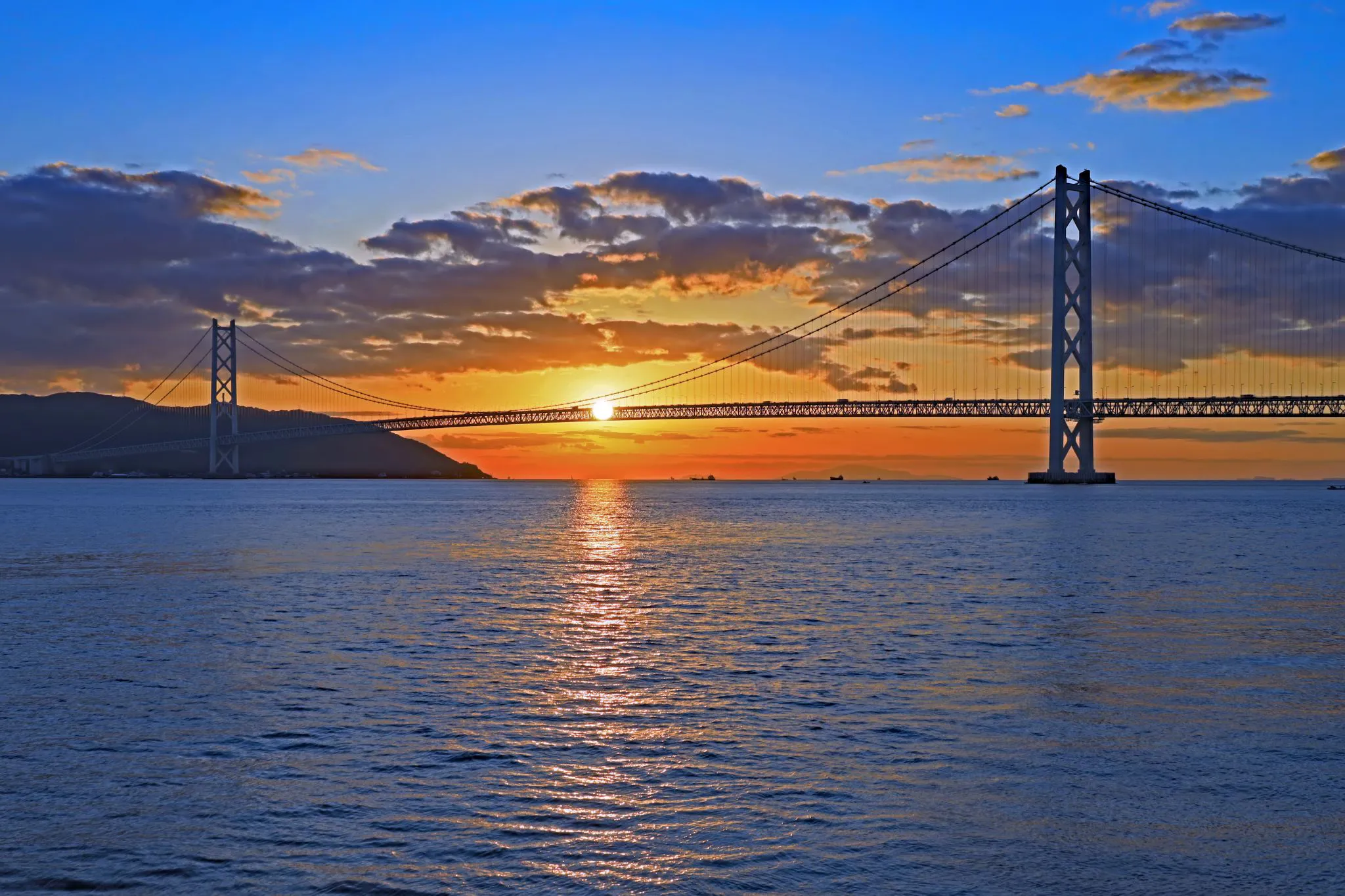 夕陽が架かる明石海峡大橋 No.0000