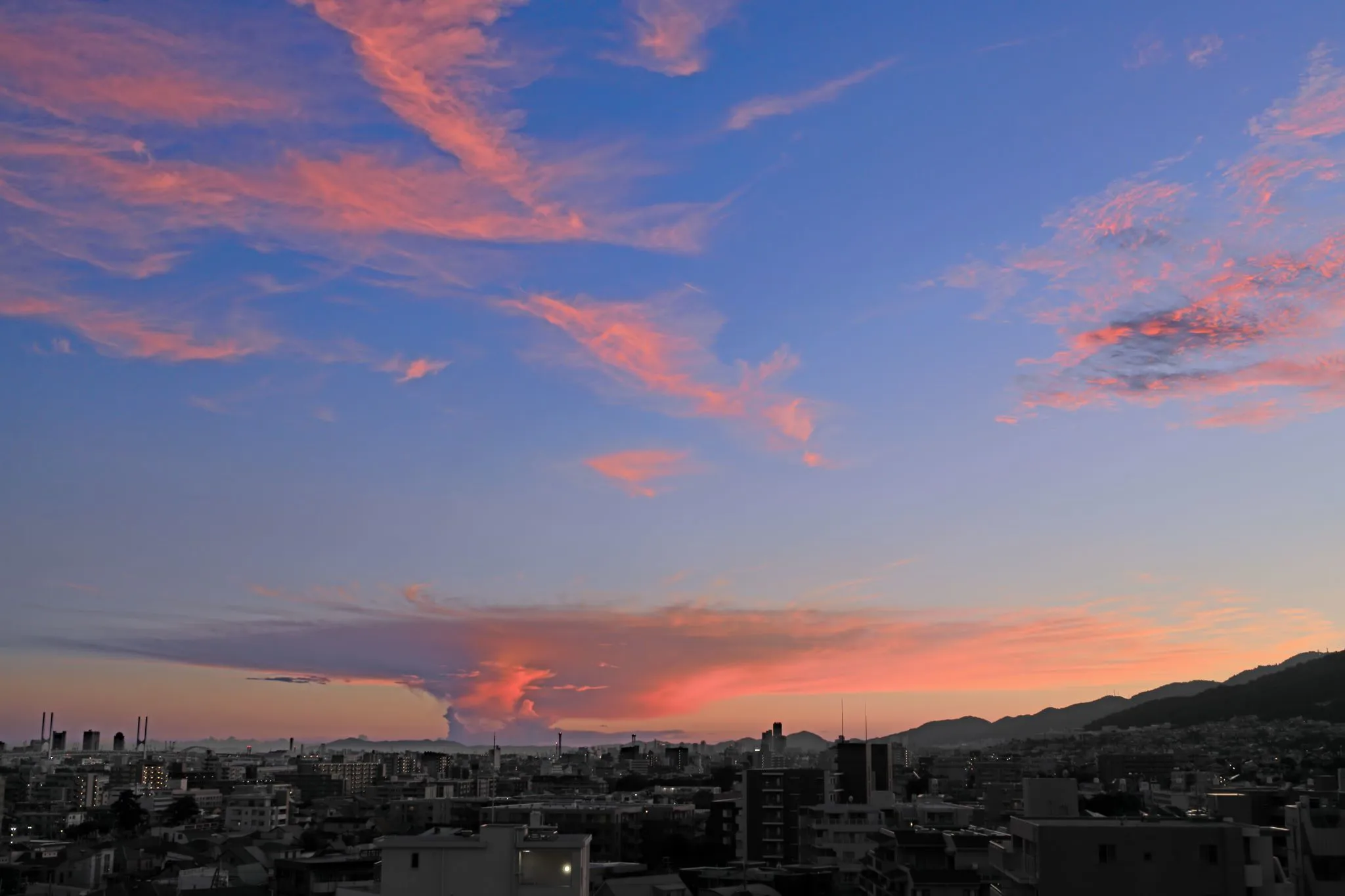 巨大なかなとこ雲 No.0000