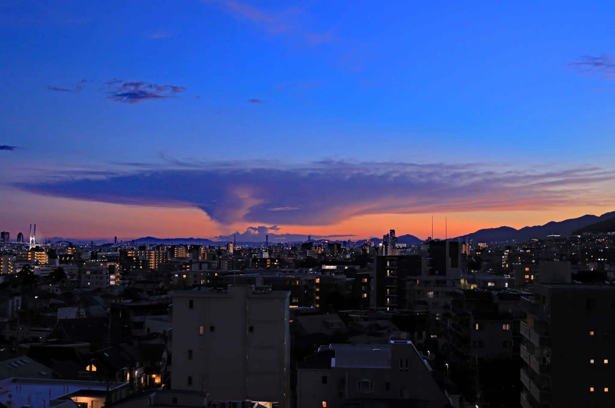 巨大なかなとこ雲 No.0002