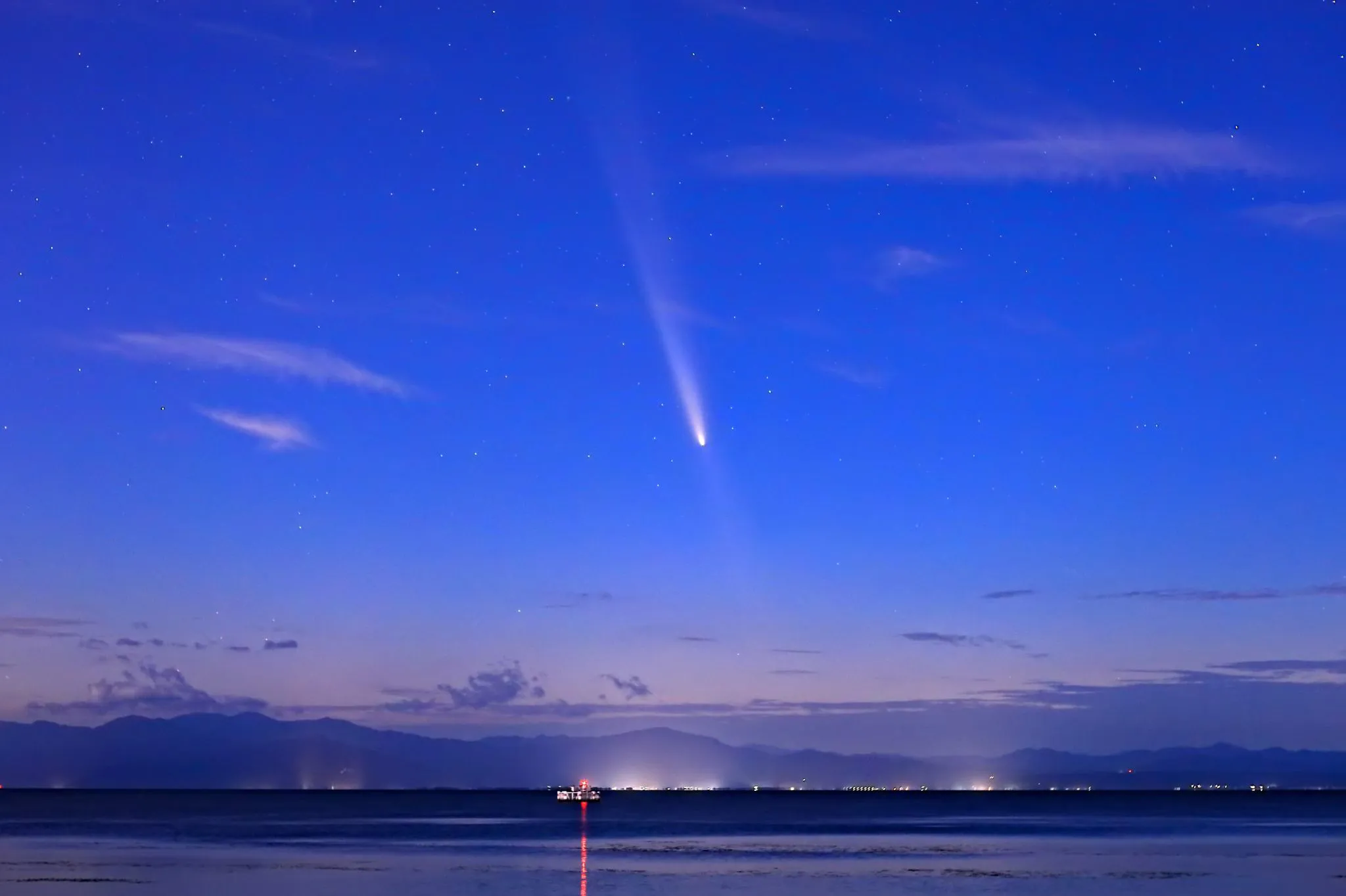 琵琶湖畔で写したレモン彗星 No.0002