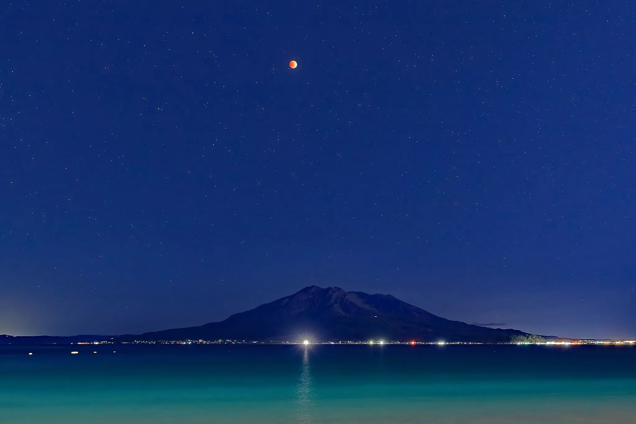 桜島の上の赤い満月 No.0000