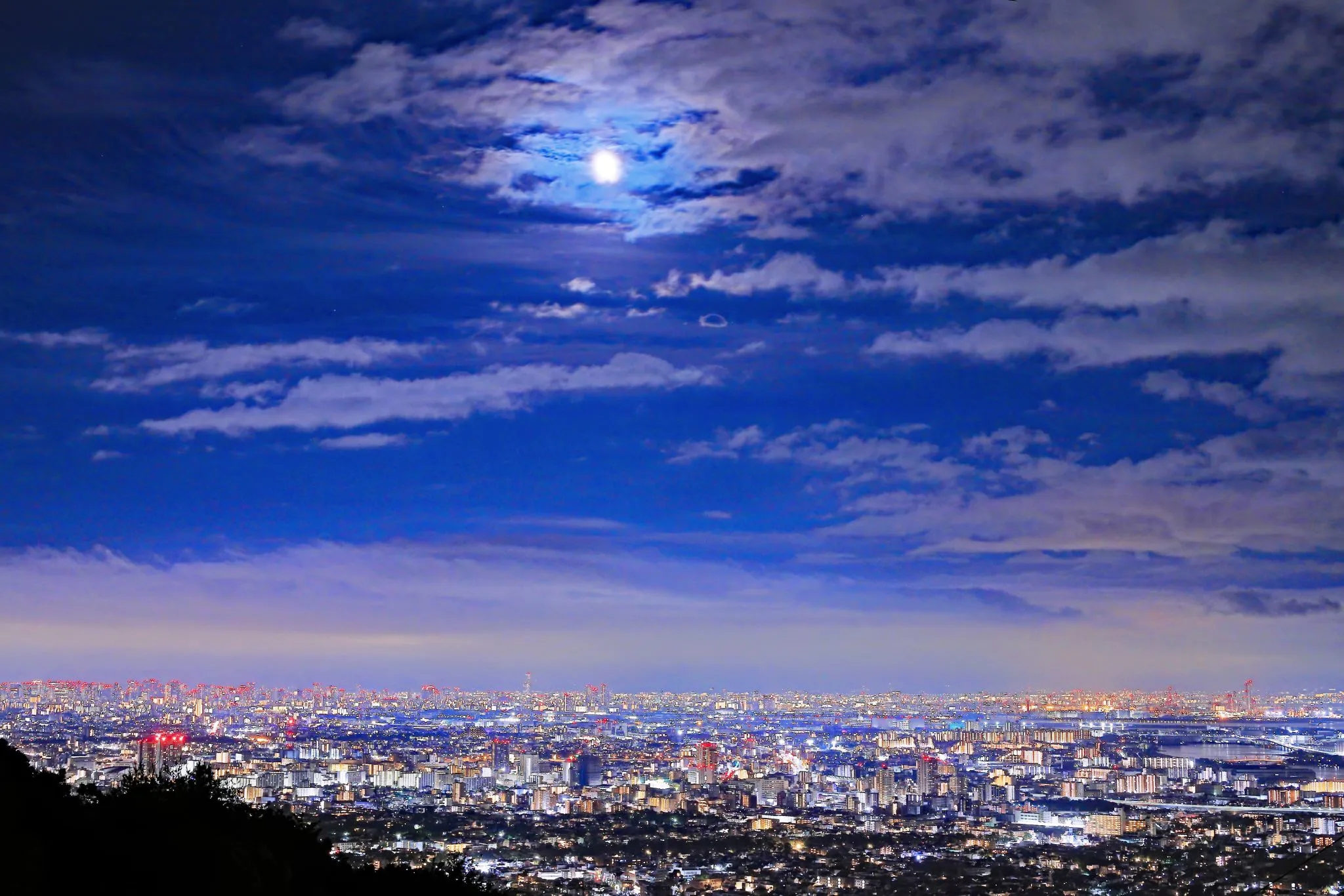 梅雨の晴れ間の夜 No.0000