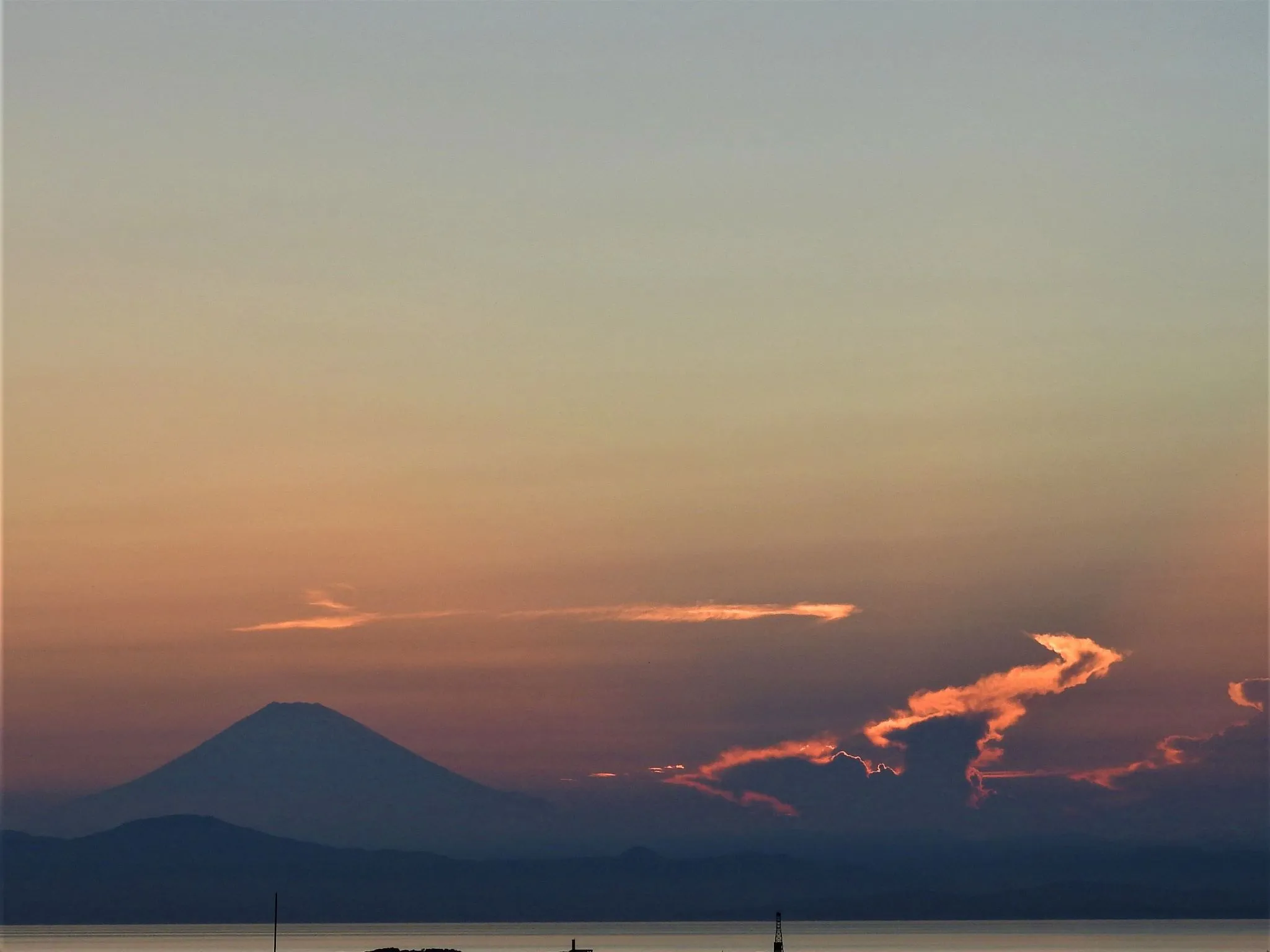 富士山と夕焼け雲の変化 No.0006
