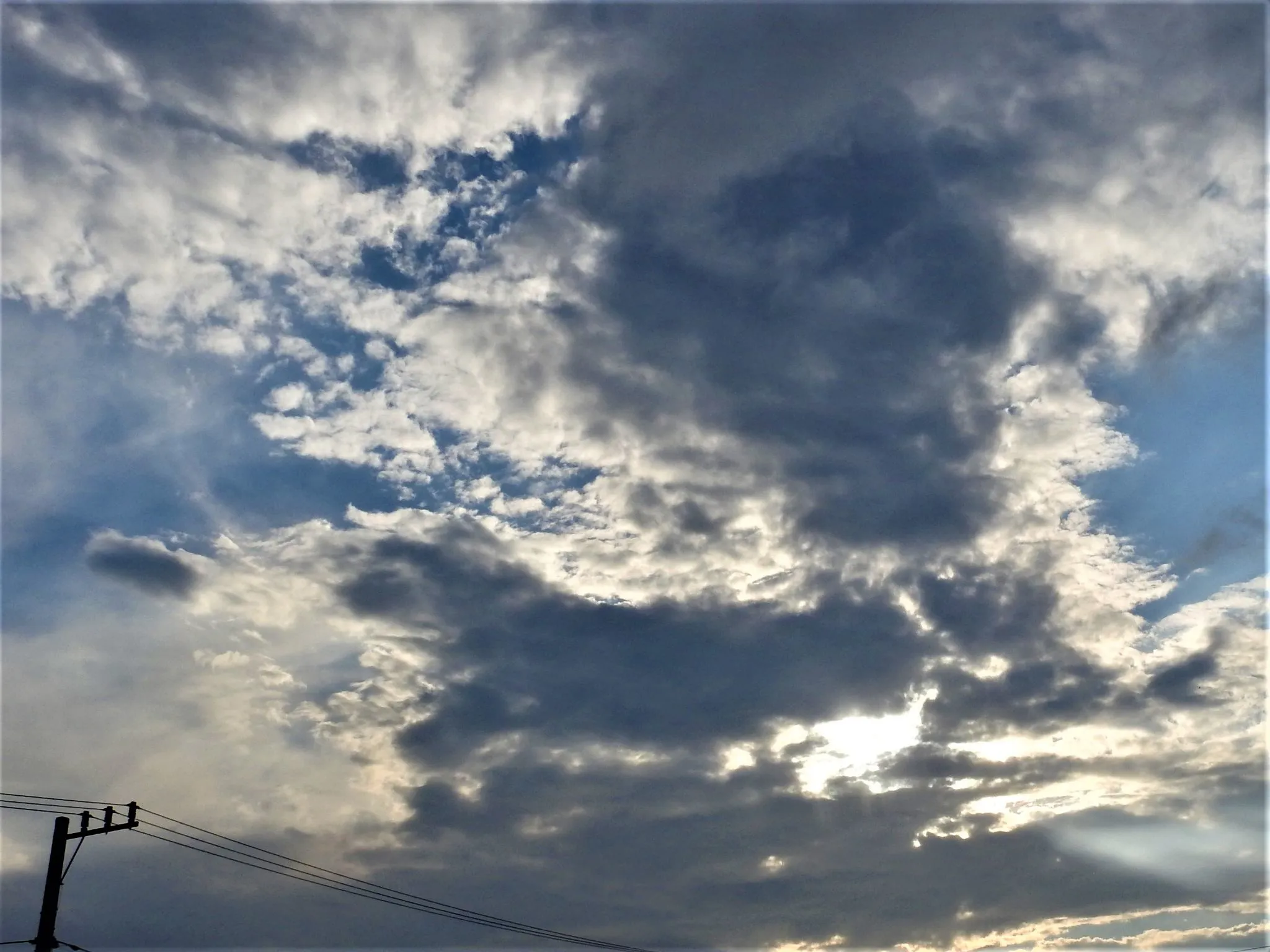 雲の形が？？・・。 No.0000