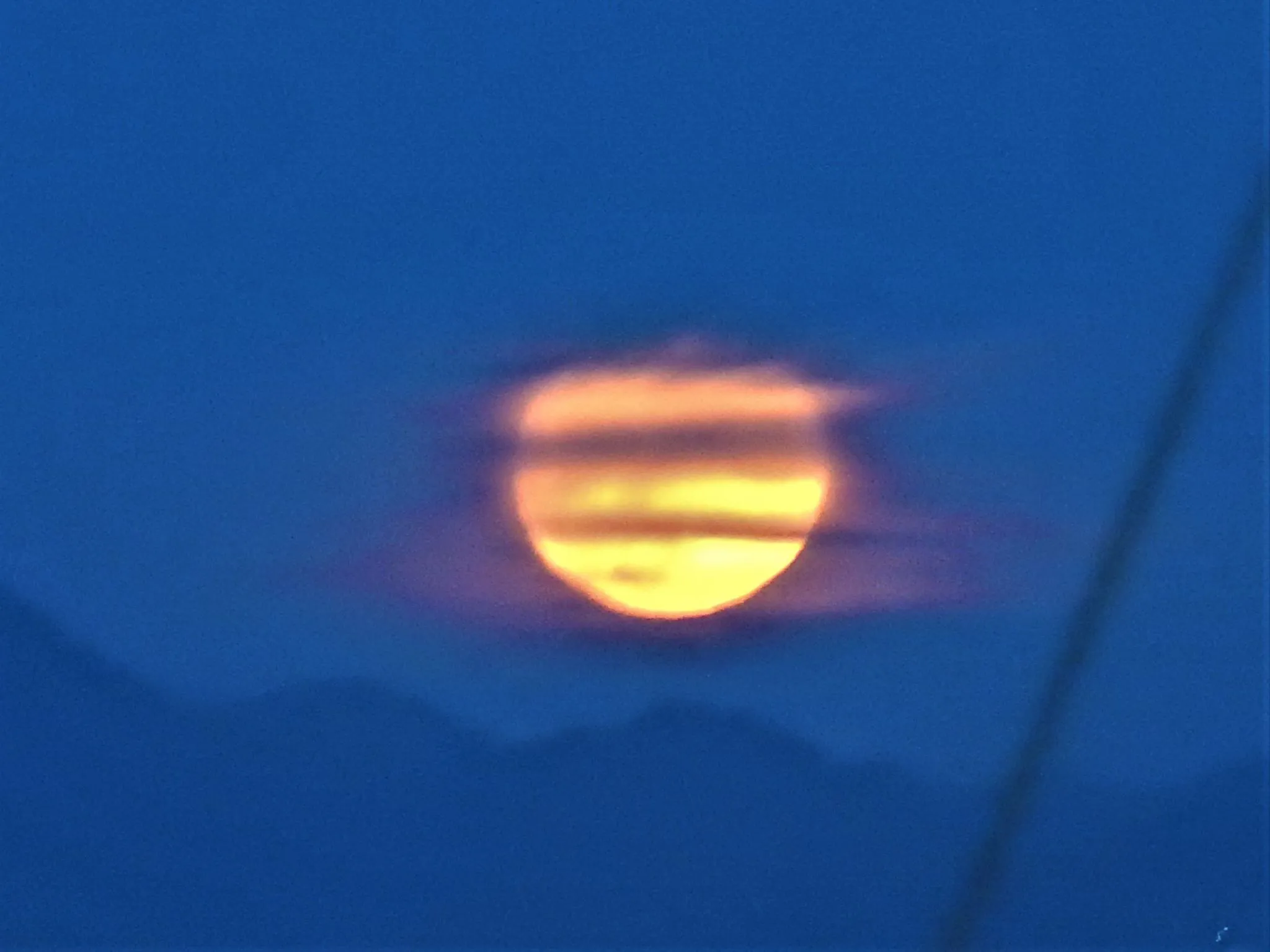 雲間の満月 No.0000