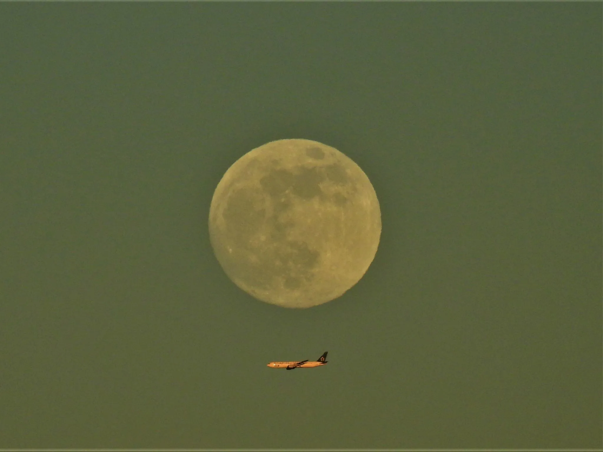 月と飛行機 No.0002