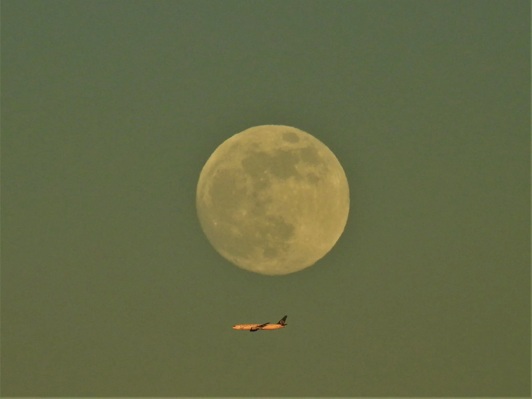 月と飛行機 No.0003