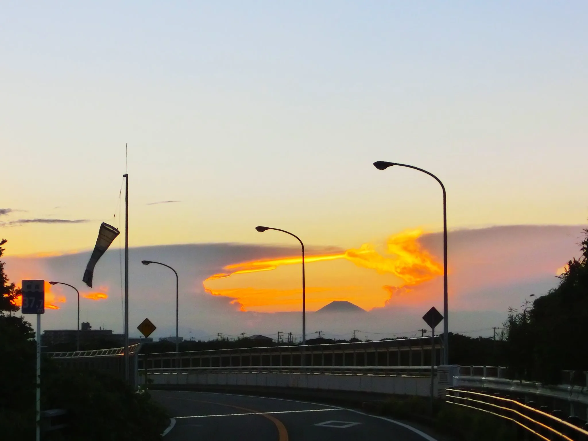 変わった雲と夕焼け No.0001