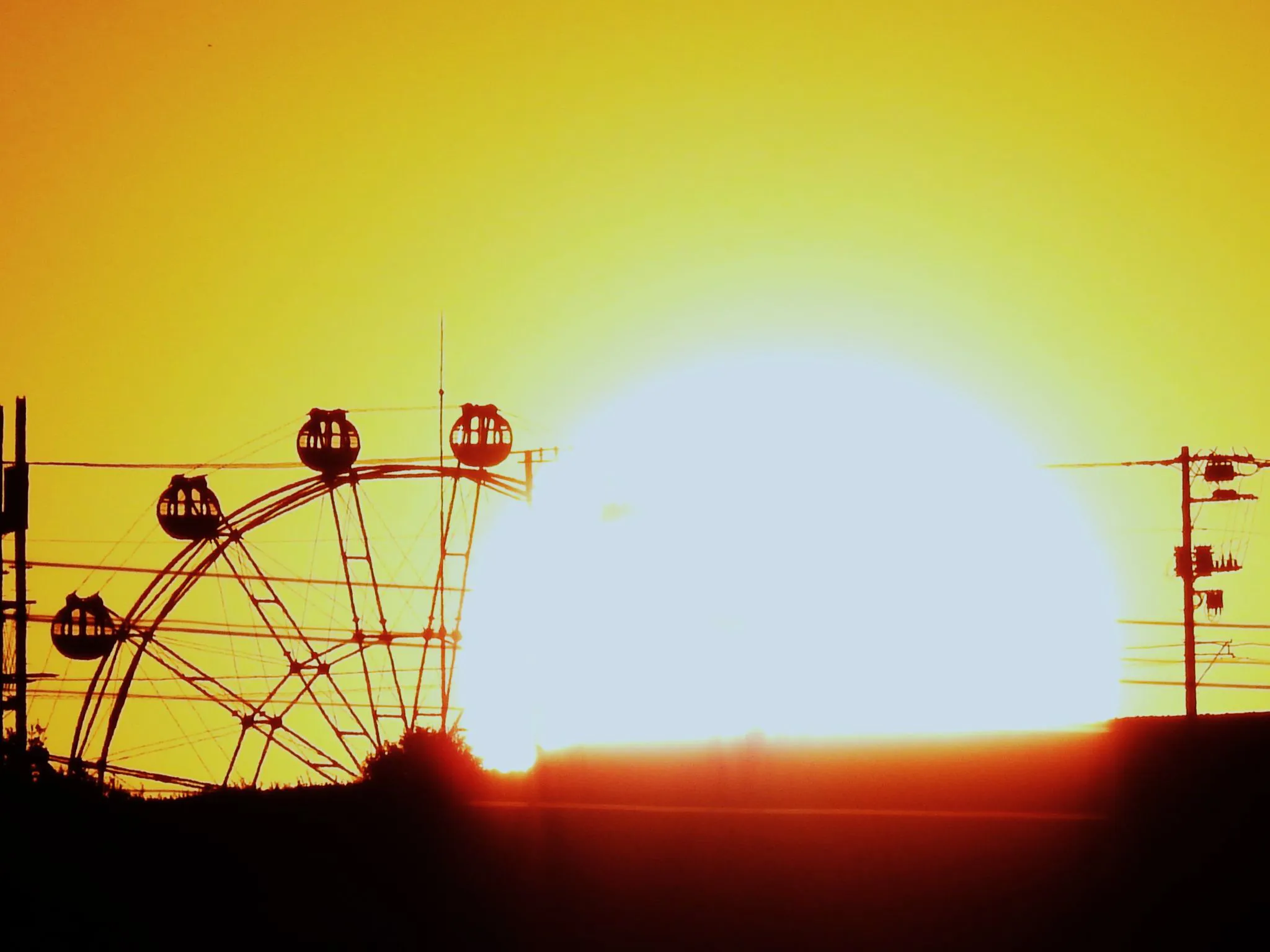 夕日と観覧車のコラボ No.0000