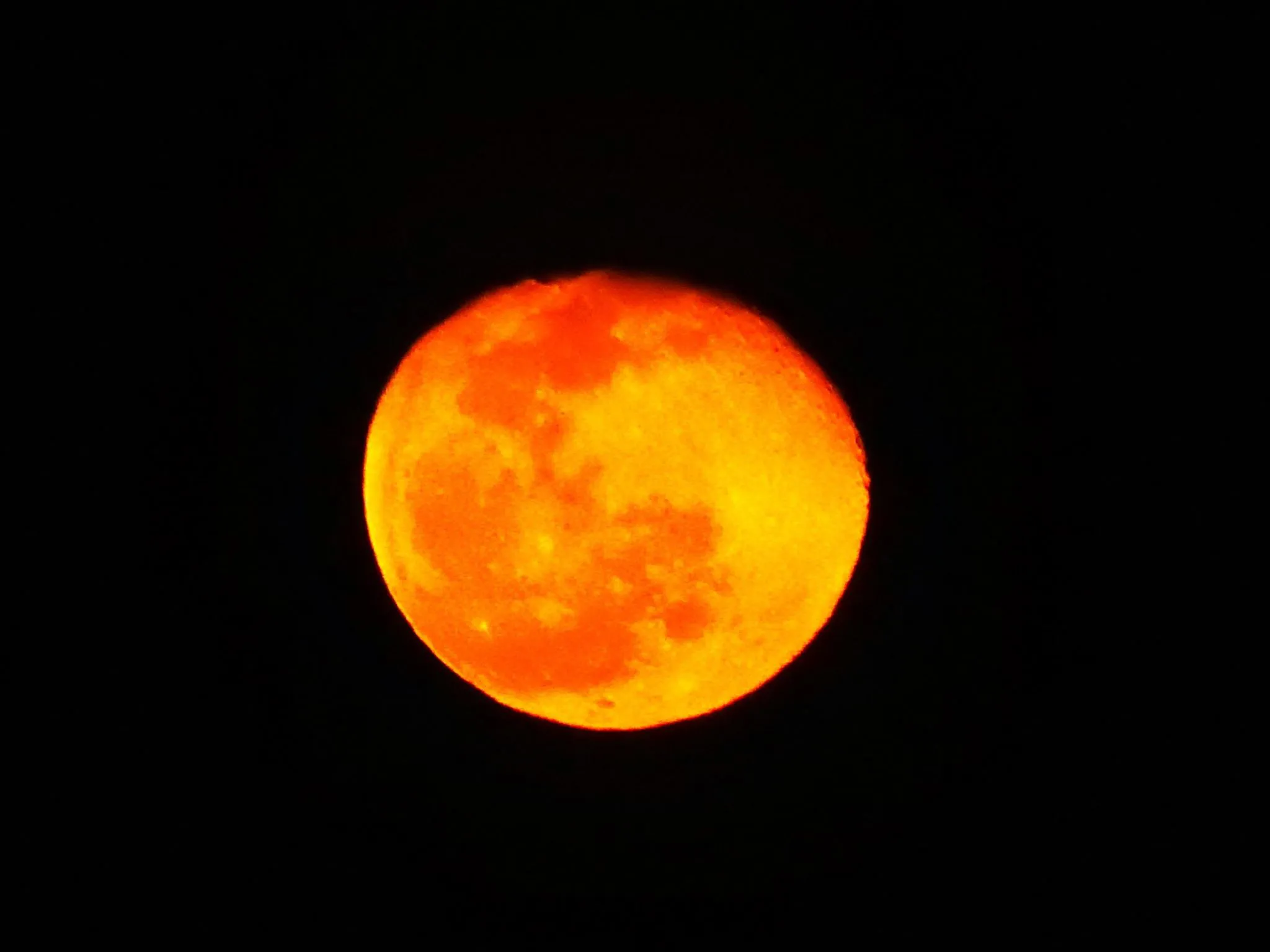 顔を出した月 No.0002