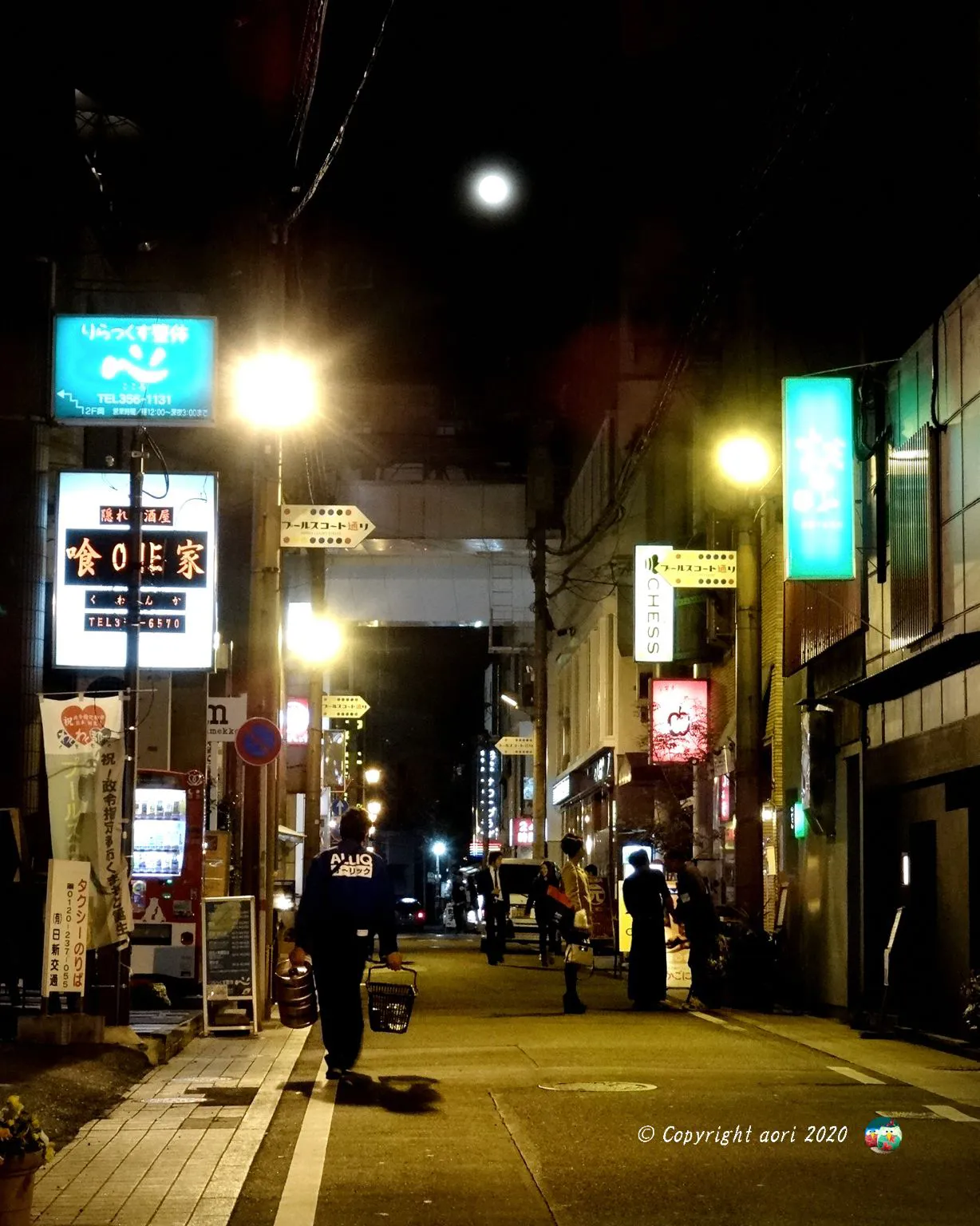 街の灯り、月光も控えめに No.0000