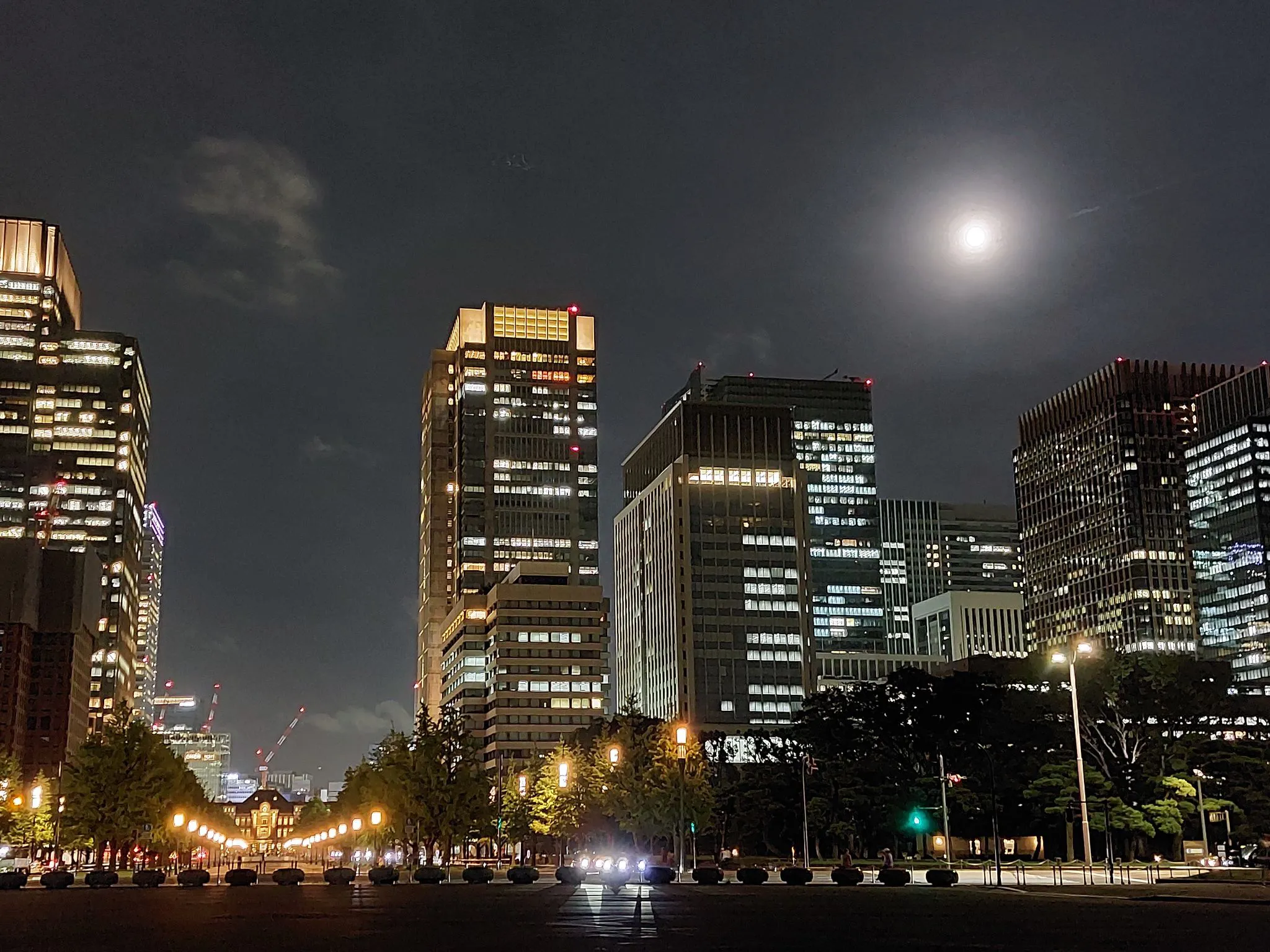 丸の内の十四夜 No.0000