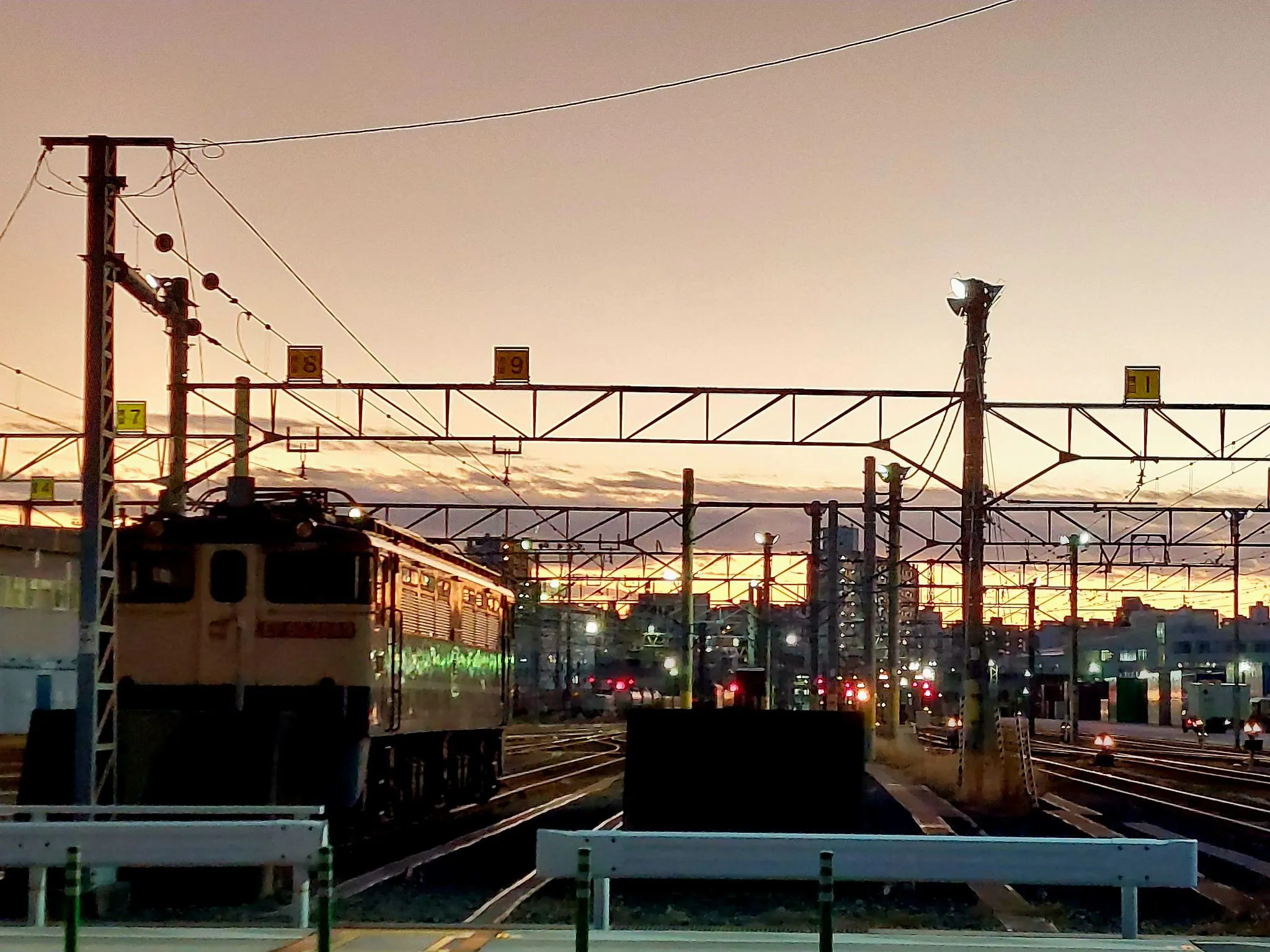 夕暮れの隅田川駅 No.0000